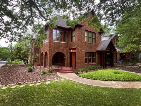 Photo of 609 Texas Ave, Austin, TX 78705 (MLS # 6331495)