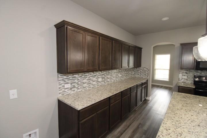 861 Stockdale RD