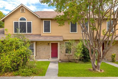 Photo of 11404 Walnut Ridge DR #4, Austin, TX 78753 (MLS # 3161624)