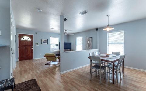 Tiny photo for 2104 New York Ave, Austin, TX 78702 (MLS # 5482844)