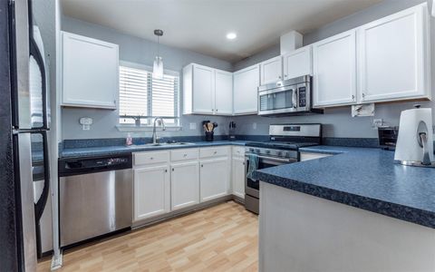 Tiny photo for 2104 New York Ave, Austin, TX 78702 (MLS # 5482844)