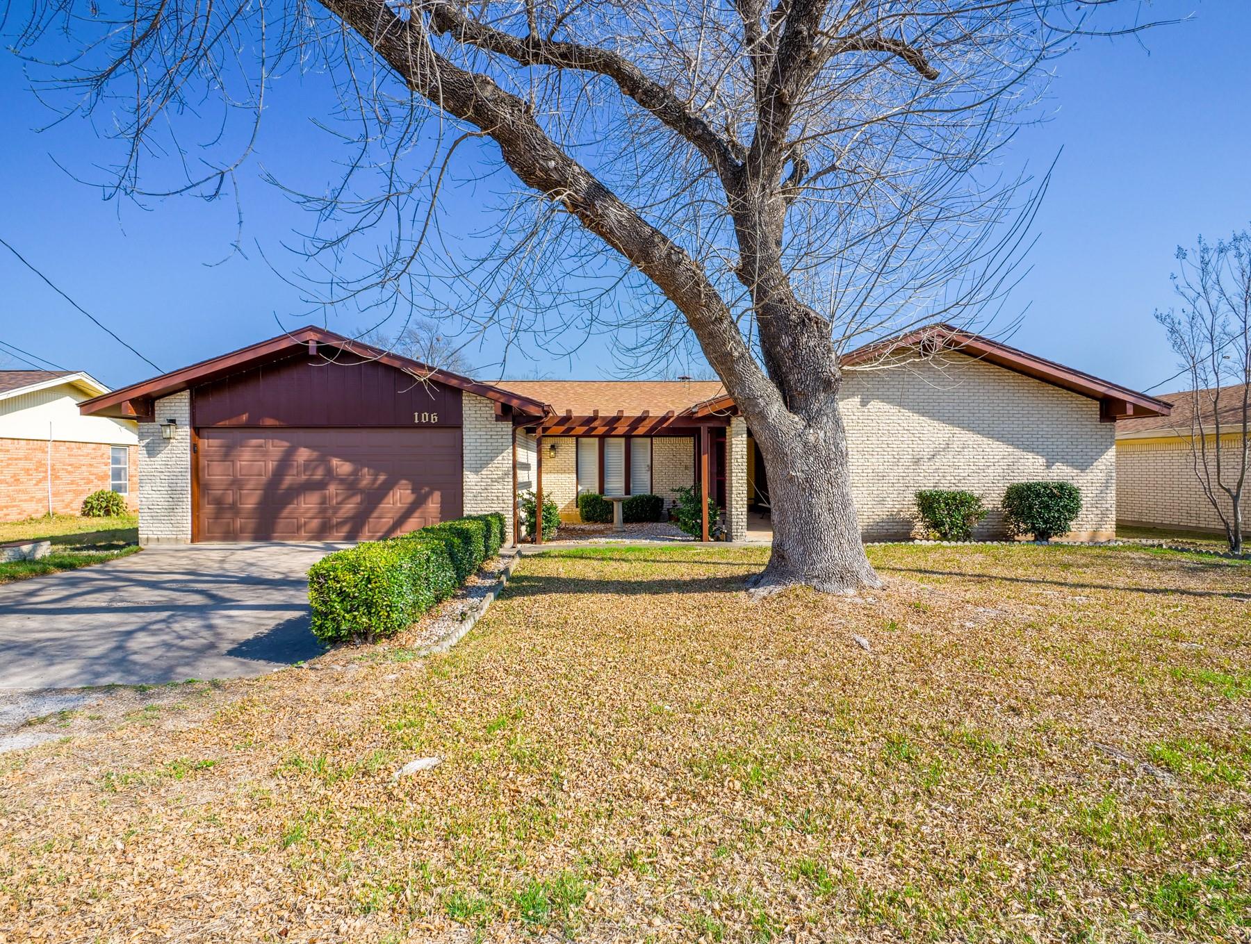 106 Flamingo CIR