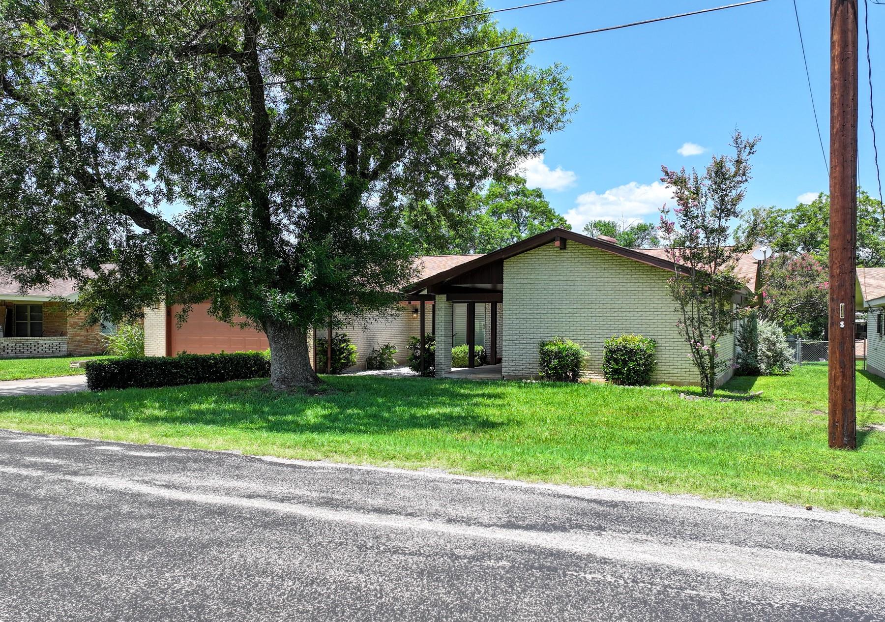 106 Flamingo CIR
