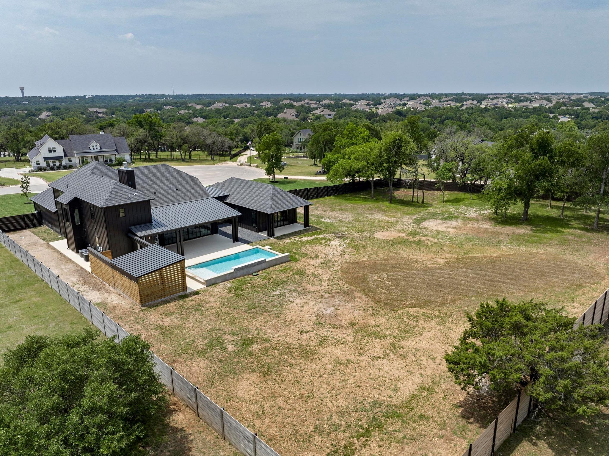 140 Tambra Lea LN
