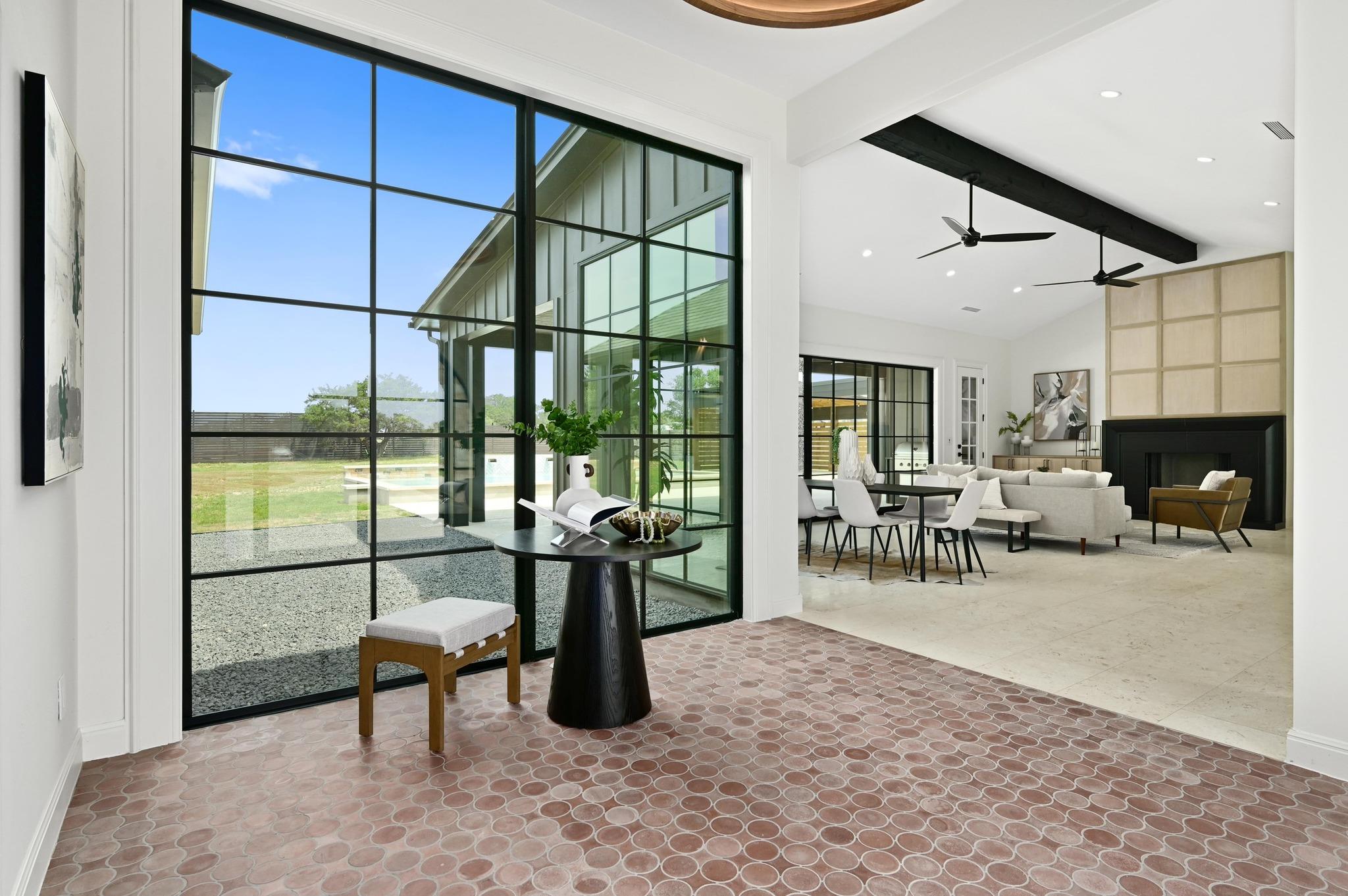 140 Tambra Lea LN