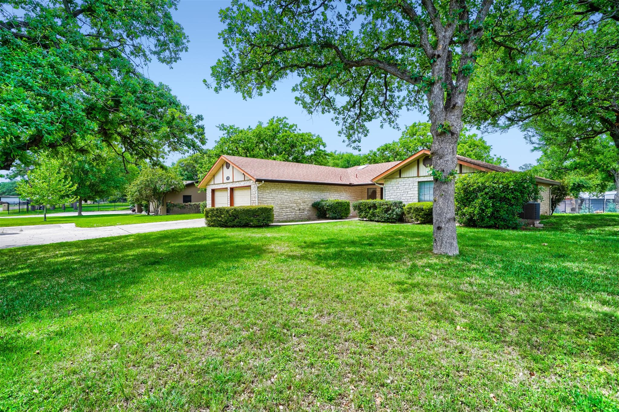 1406 Highland DR