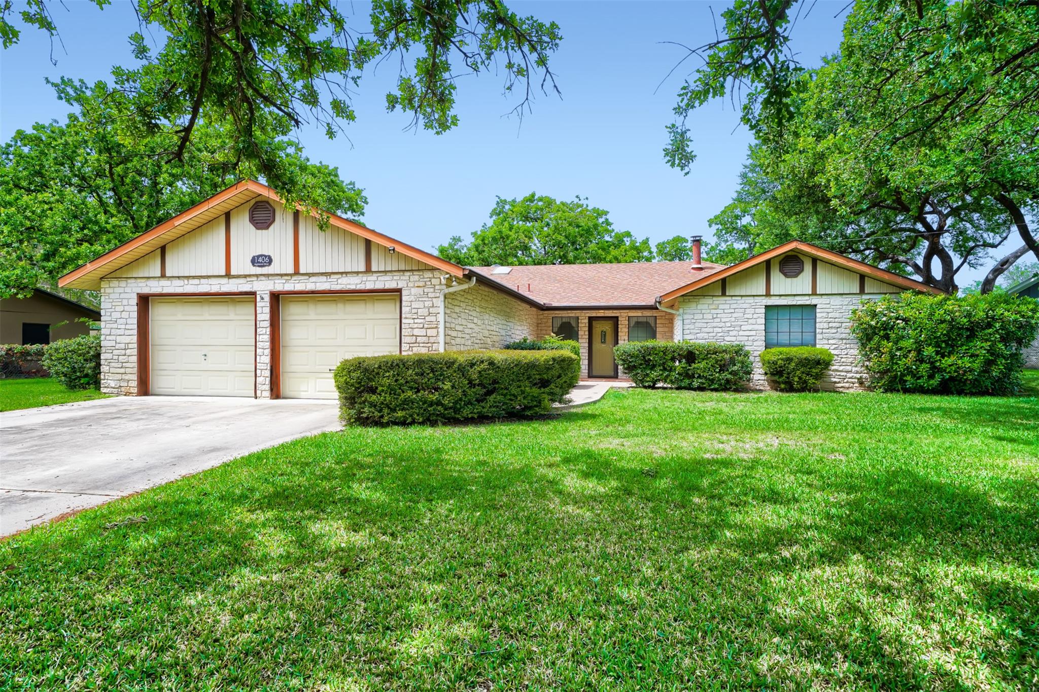 1406 Highland DR