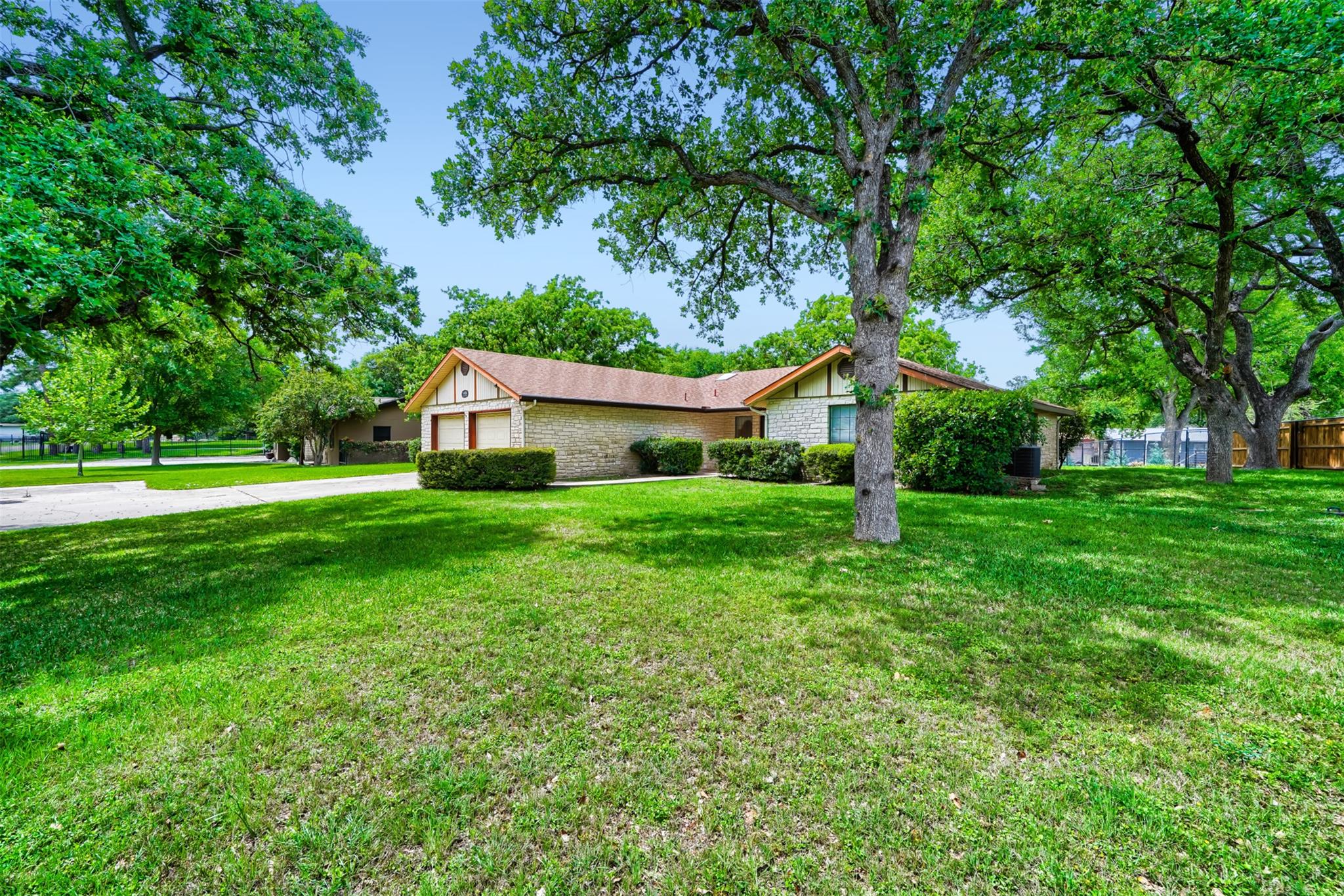 1406 Highland DR