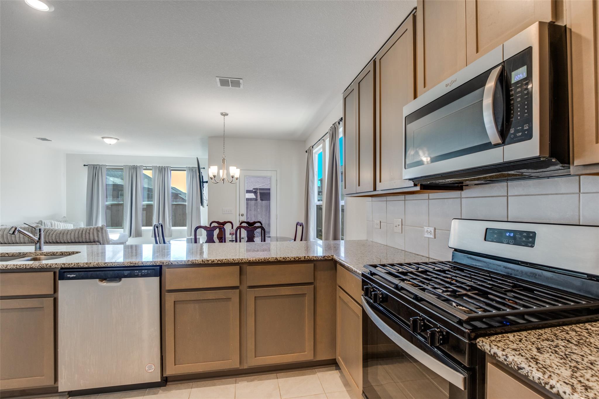 211 Pitkin DR