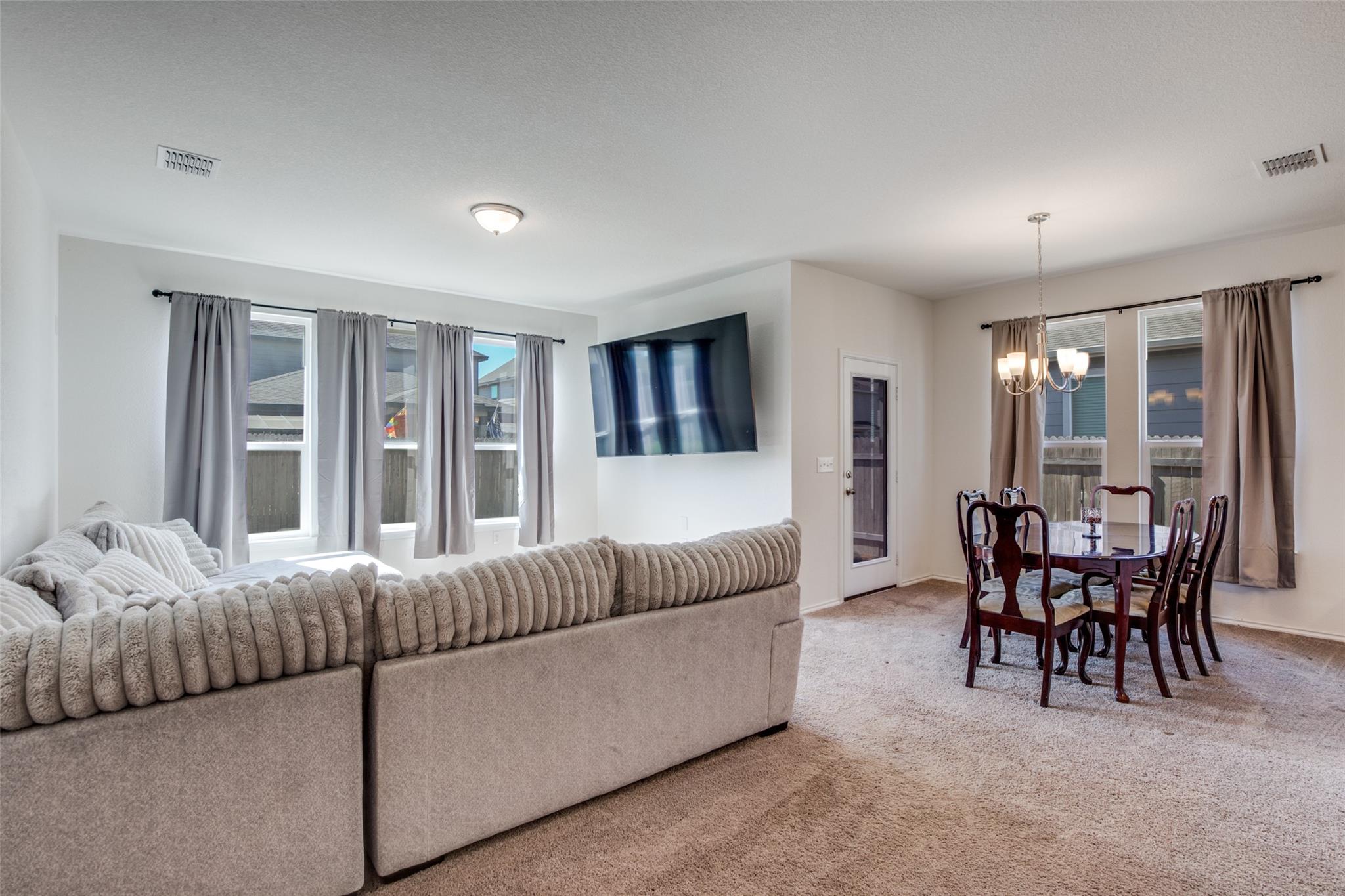 211 Pitkin DR