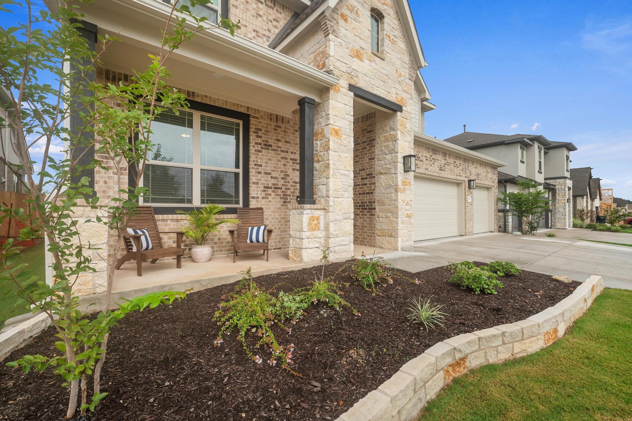 913 Landing LN