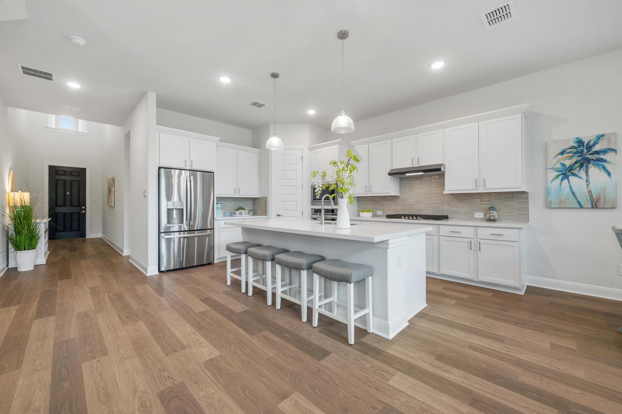 913 Landing LN