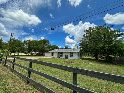 Photo of 138 San Jacinto ST, Bastrop, TX 78602 (MLS # 2290214)