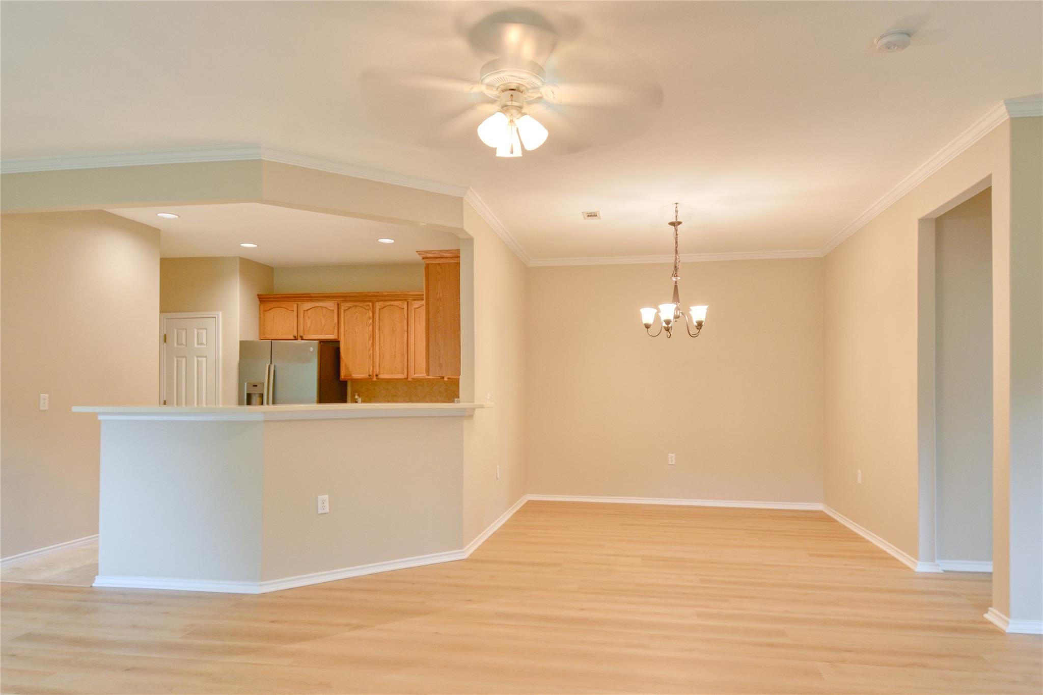 115 Dickens CIR