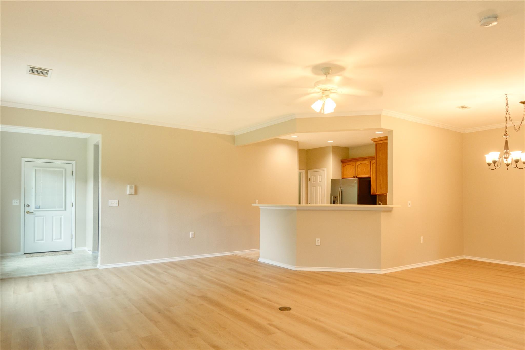 115 Dickens CIR