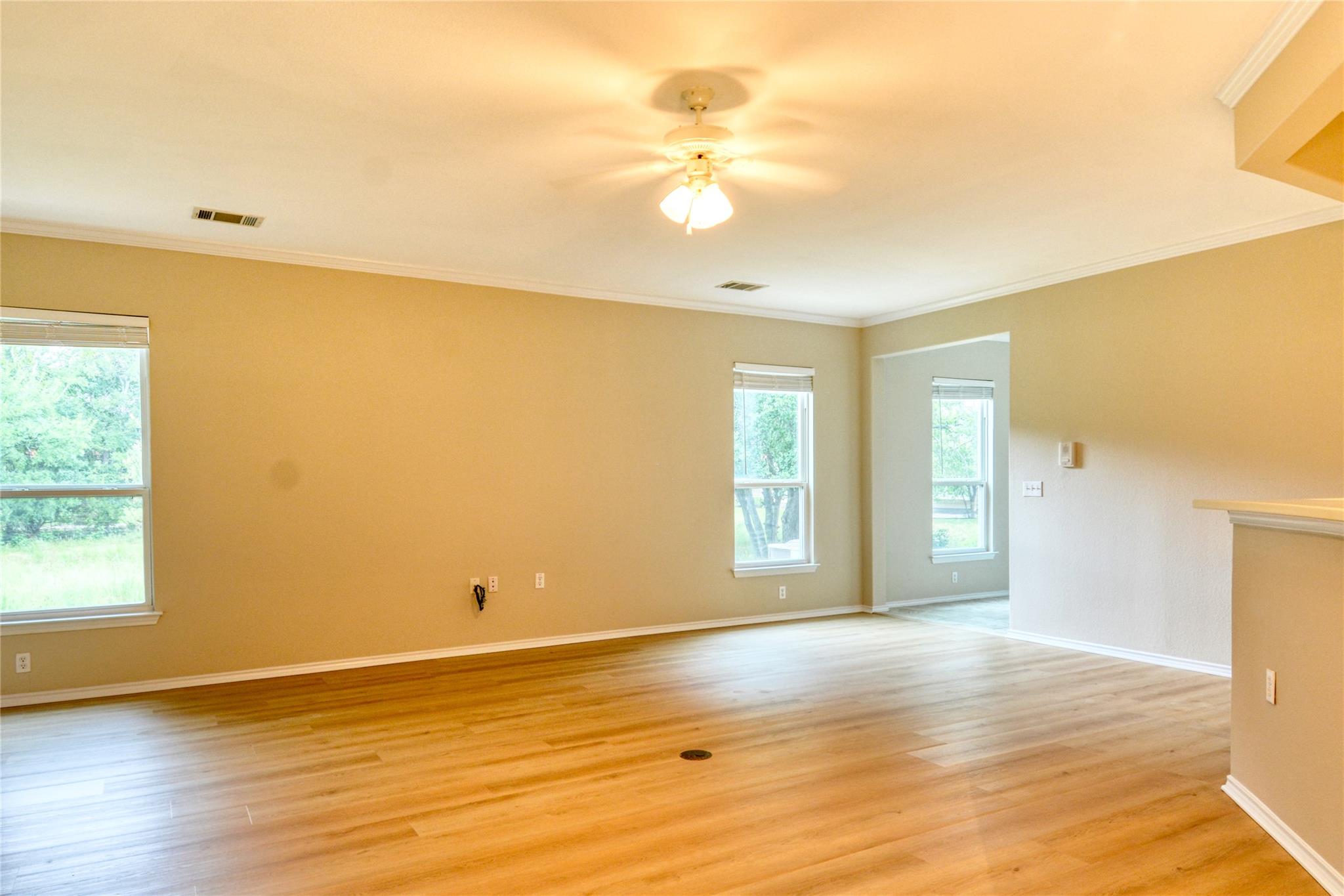 115 Dickens CIR