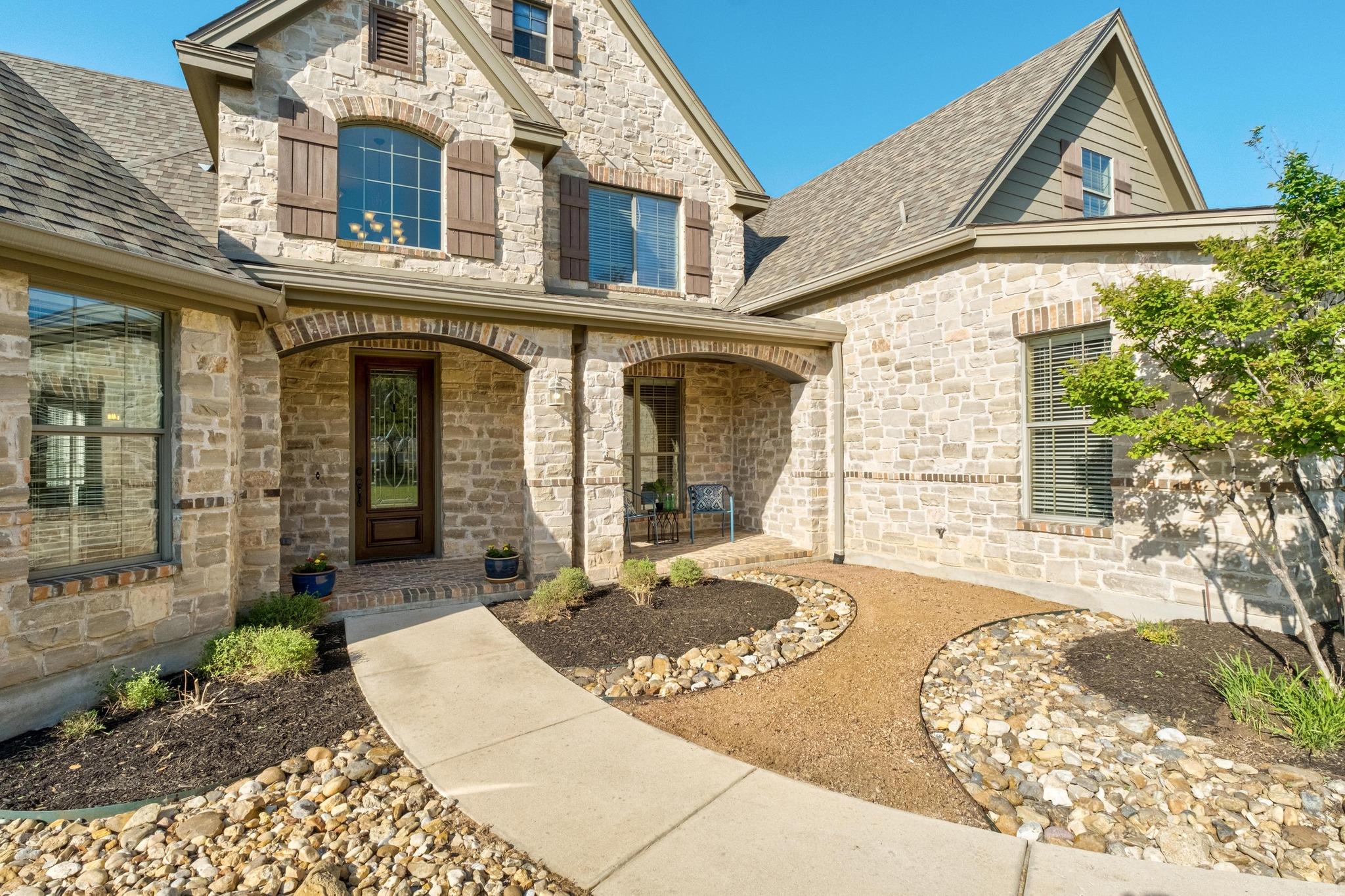 404 Oak Meadow DR