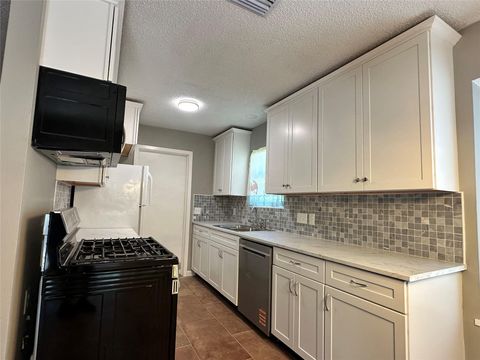 Tiny photo for 1206 S Trace DR, Austin, TX 78745 (MLS # 8313764)