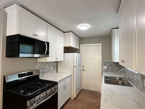 Tiny photo for 1206 S Trace DR, Austin, TX 78745 (MLS # 8313764)