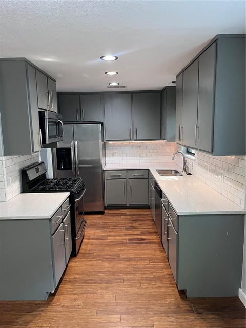 Photo of 504 Clover CT, Austin, TX 78745 (MLS # 6396280)
