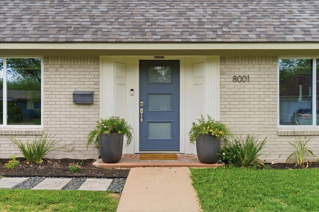 8001 Camden DR