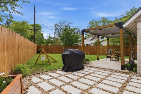 Tiny photo for 8001 Camden DR, Austin, TX 78757 (MLS # 3436991)