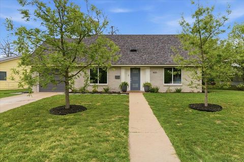 Photo of 8001 Camden DR, Austin, TX 78757 (MLS # 3436991)