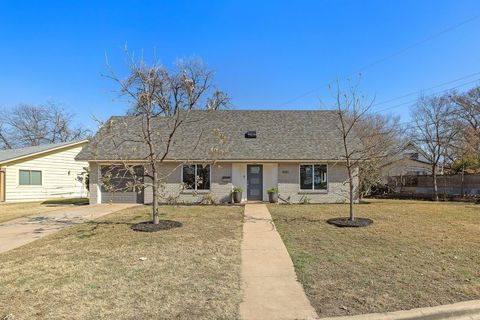 Photo of 8001 Camden DR, Austin, TX 78757 (MLS # 3436991)