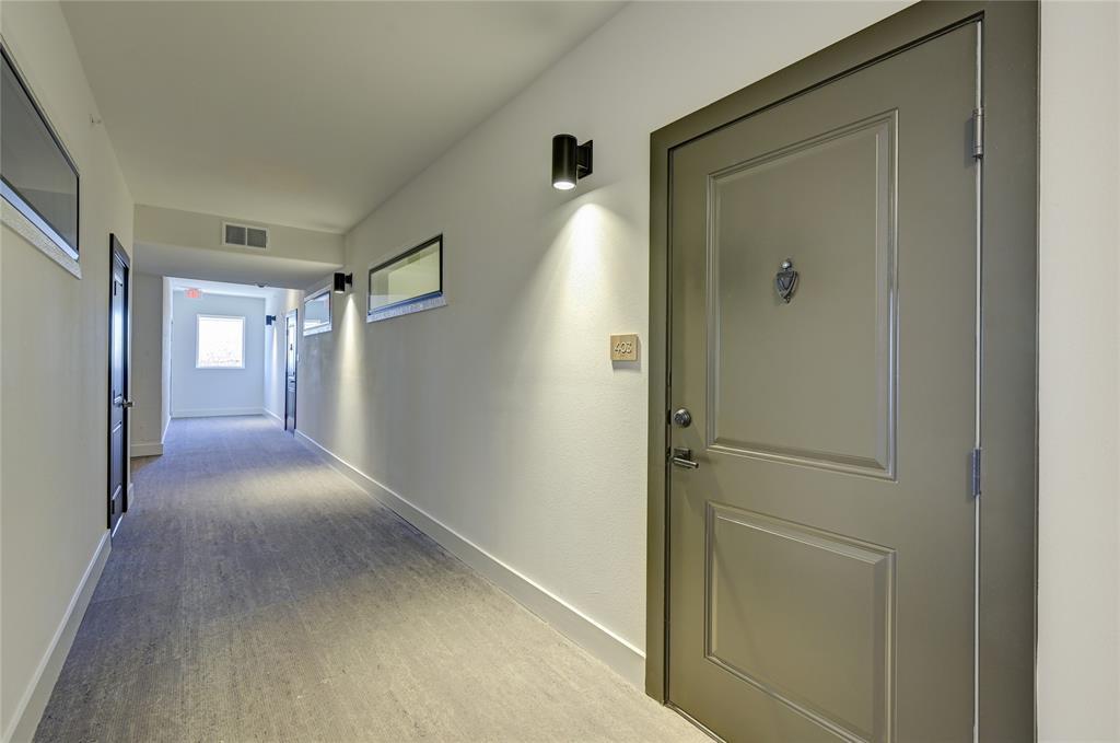 100 W Mockingbird LN 403