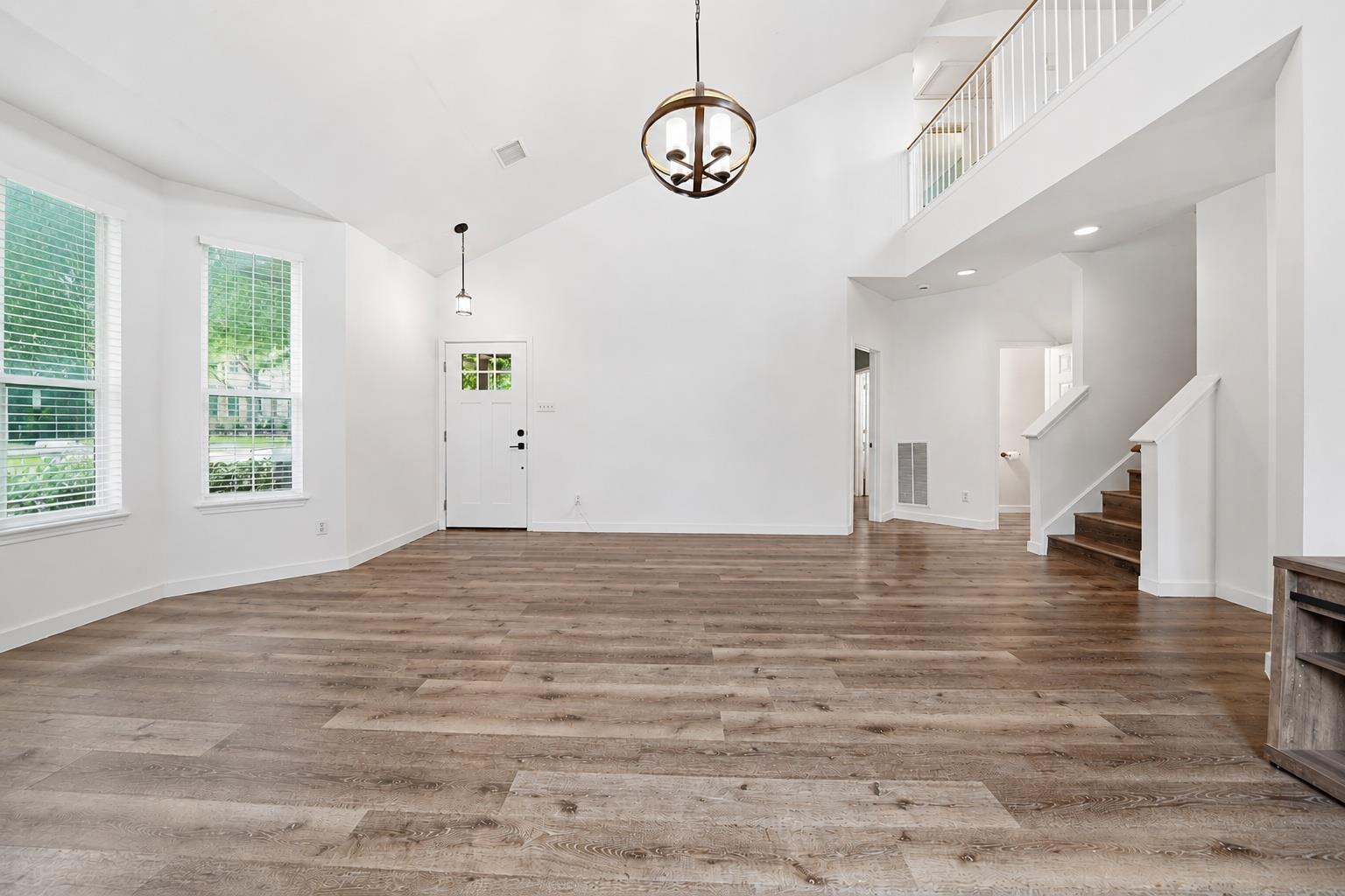 1015 Peyton PL