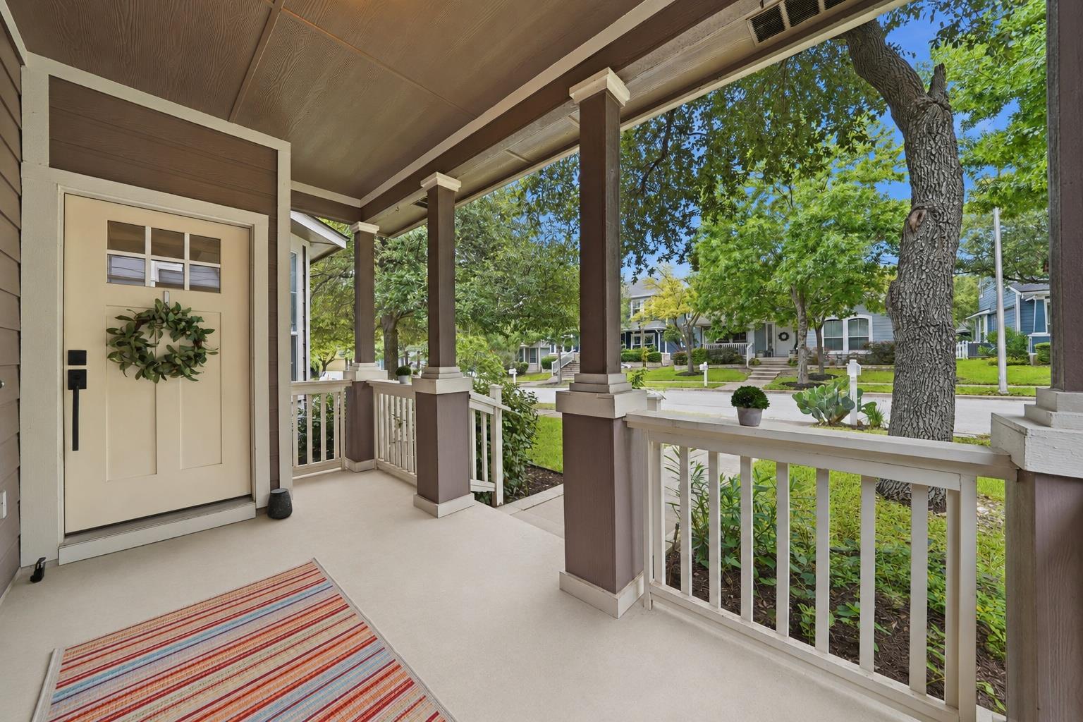 1015 Peyton PL