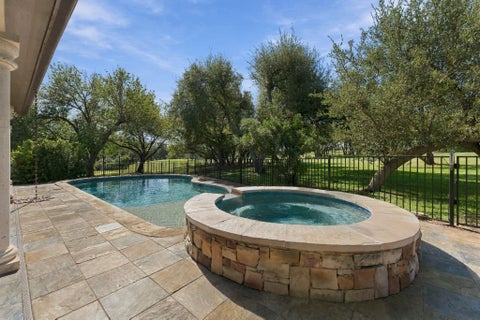 Tiny photo for 3 Gentlebrook BND, The Hills, TX 78738 (MLS # 7556596)