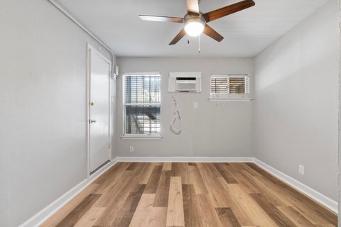 Tiny photo for 1010 W 23rd ST #4, Austin, TX 78705 (MLS # 5276194)