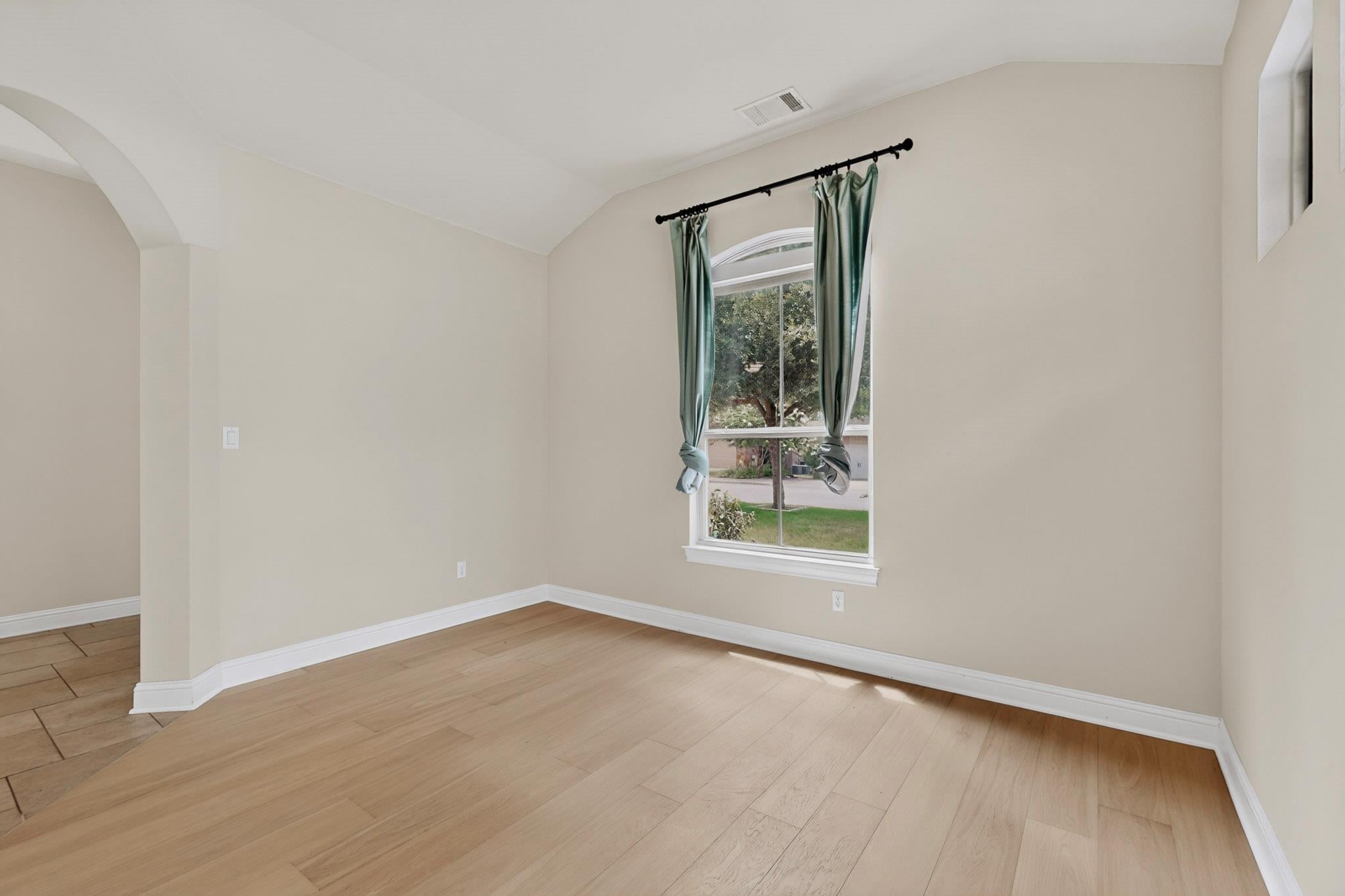 4804 Taurus WALK