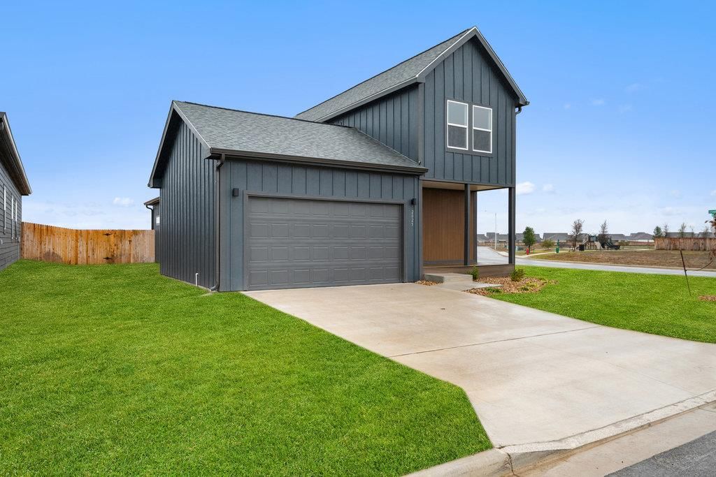 Photo of 2025 Applewood DR, Lockhart, TX 78644 (MLS # 8234714)