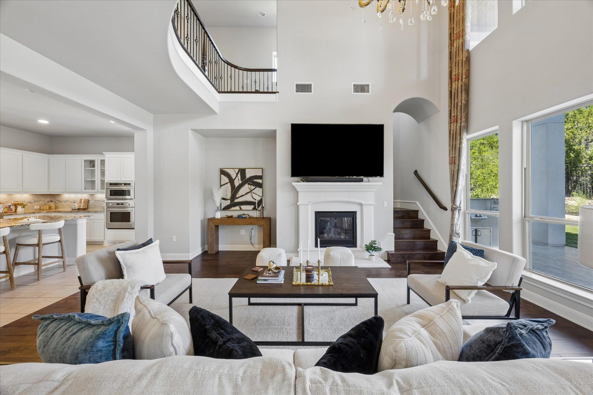 1600 Morning Moon CIR