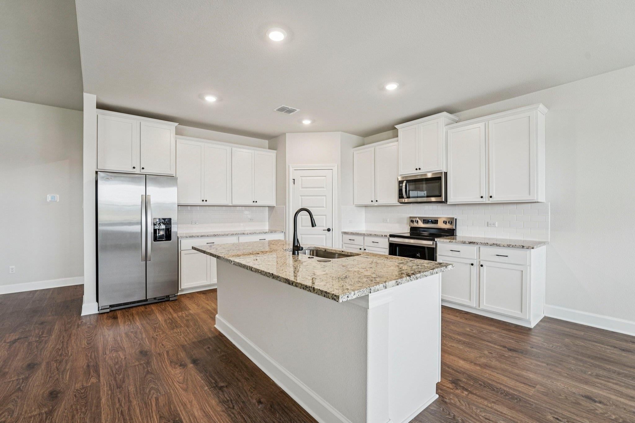 517 W Luna Blue LN