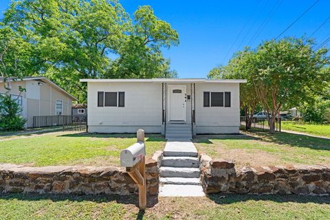 201 N Bowie Ave Cameron TX 76520