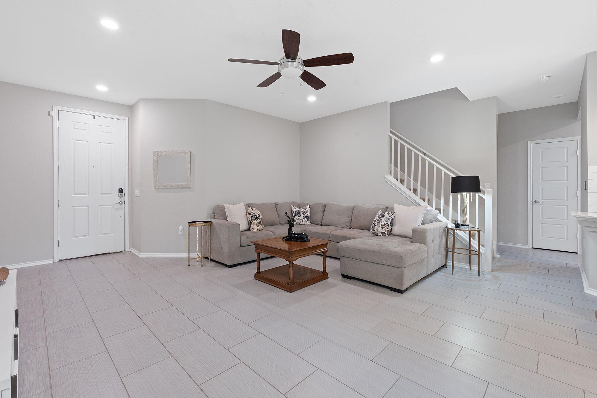 906 Emory Tree DR