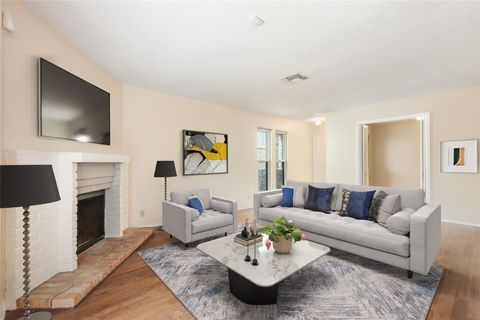 Photo of 1407 W Braker LN #B, Austin, TX 78758 (MLS # 4097661) Photo of 1407 W Braker LN #B, Austin, TX 78758 (MLS # 4097661)