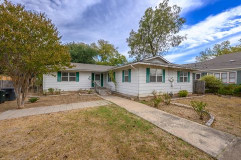 Photo of 207 W 17th ST, Georgetown, TX 78626 (MLS # 8174561)
