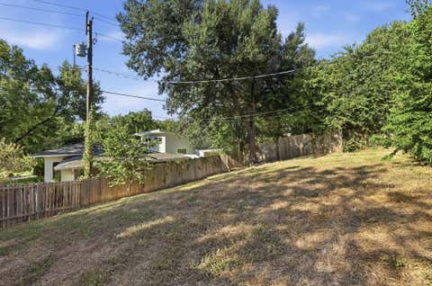 Tiny photo for 2600 Oakhaven DR, Austin, TX 78704 (MLS # 7635766)