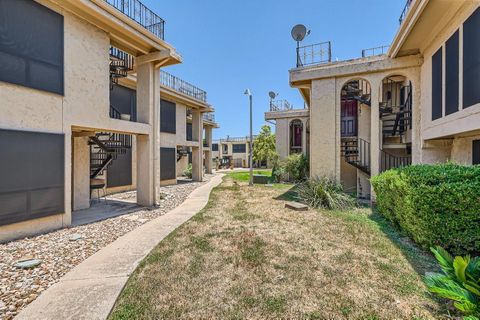 Tiny photo for 5918 Lago Vista WAY #D-27, Lago Vista, TX 78645 (MLS # 3947384)
