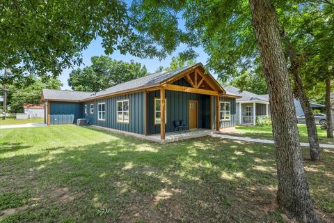 A home in Smithville