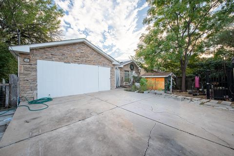 Photo of 2909 Goodwin Ave, Austin, TX 78702 (MLS # 5002439)