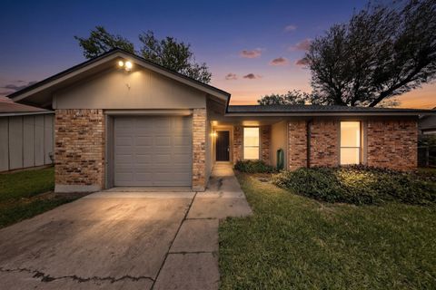 Photo of 2404 Aldford DR, Austin, TX 78745 (MLS # 8780479)