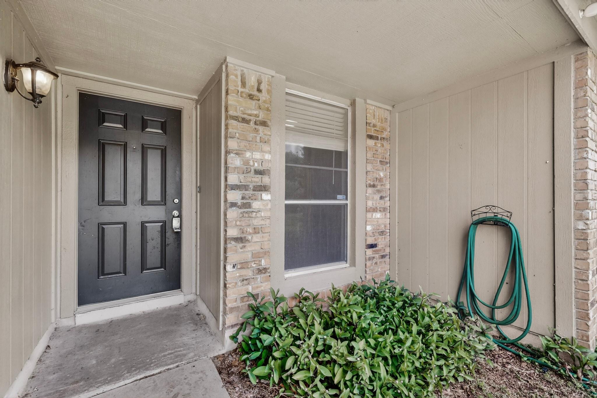 2404 Aldford DR