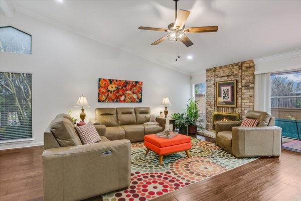 9469 SINGING QUAIL DR, AUSTIN, TX 78758 - Image 96dcad1030a3ab2e497c8cc2bf69f587/3571354548