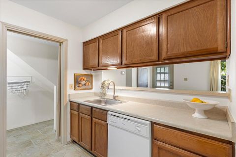 Tiny photo for 900 Taulbee LN #105, Austin, TX 78757 (MLS # 6304900)