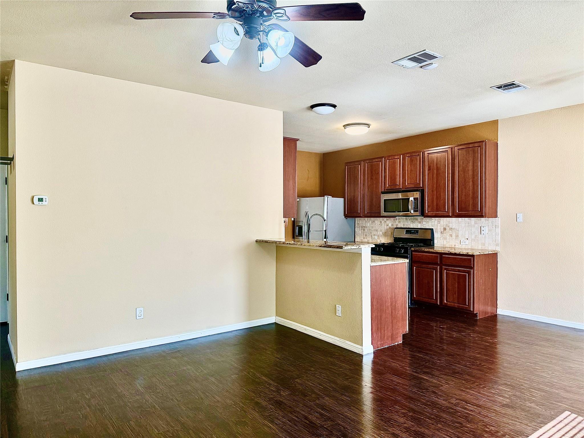 1900 Little Elm TRL 105